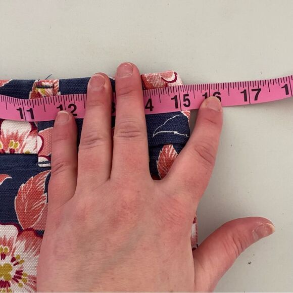 LOFT Floral Print Casual Shorts - Picture 9 of 10